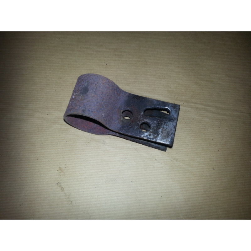 UTB003U beugel uitlaat/diff steun gebr